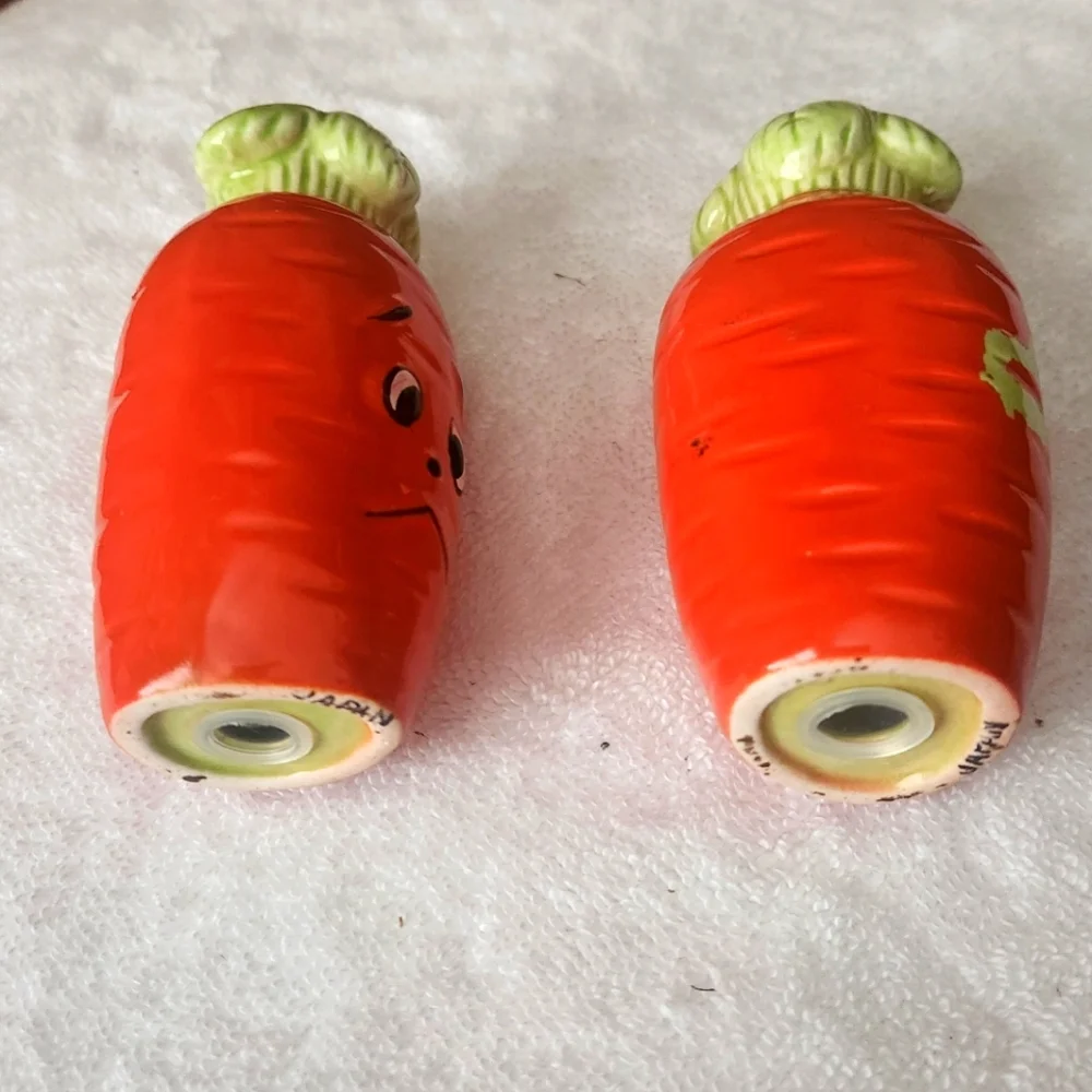 Vintage Salt and Pepper Shakers Anthropomorphic Ceramic Made In Japan